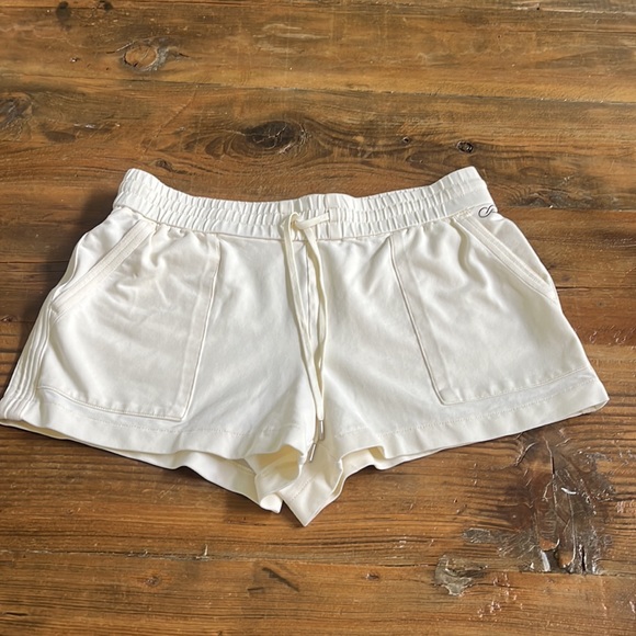 Calia by Carrie Underwood Shorts - Picture 2 of 7
